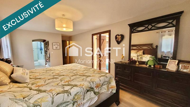 Villa - 260 m² - 8 pièces