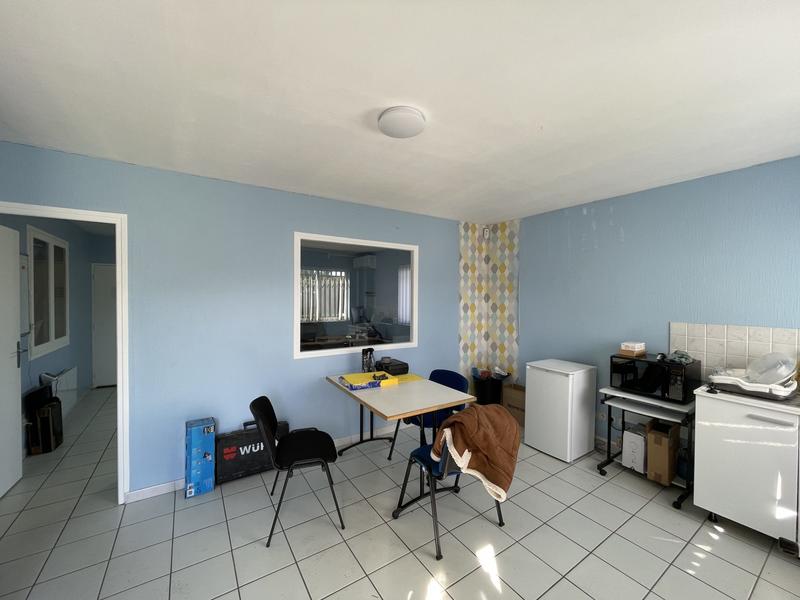 Local d'activités - 200 m² - 4 pièces