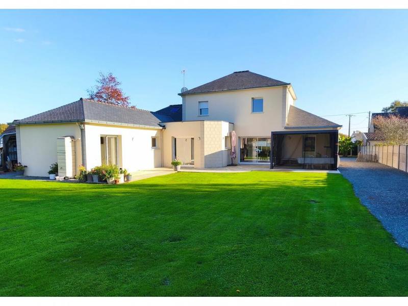 Propriété - 184 m² - 8 pièces