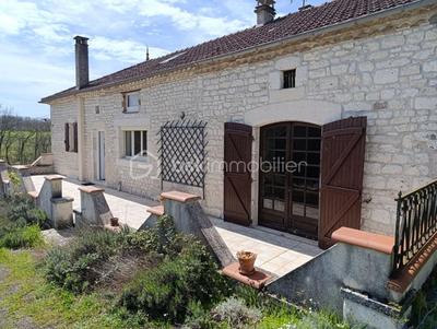 Maison en pierre - 140 m² - 4 pièces