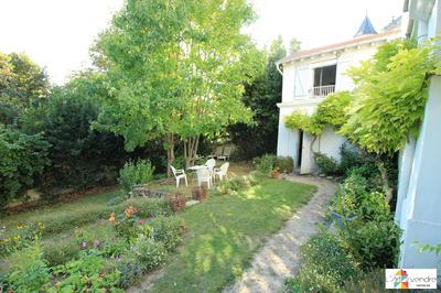 Maison - 188 m² - 8 pièces