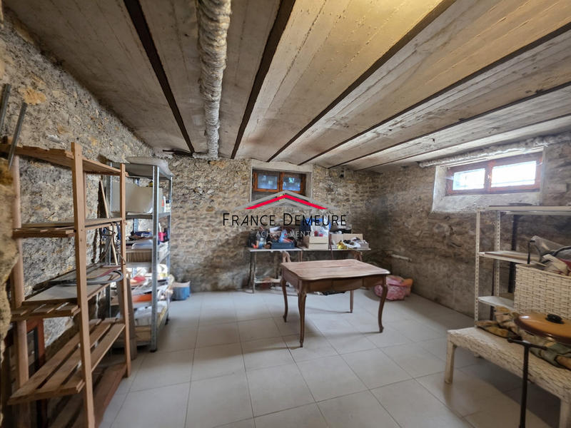 Maison - 183 m² - 8 pièces