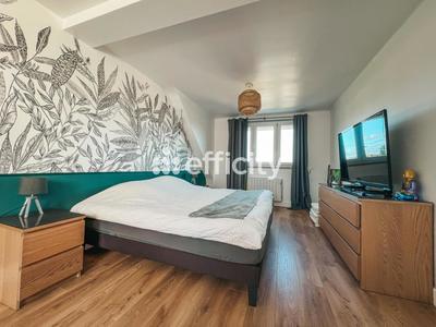 Maison - 137 m² - 5 pièces