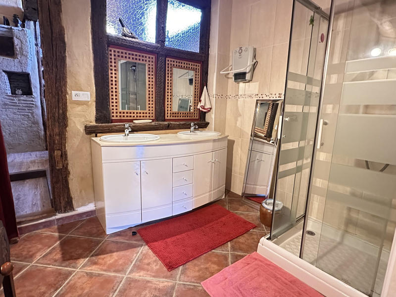 Maison - 375 m² - 17 pièces