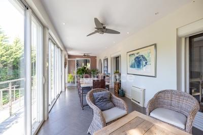 Maison - 300 m² - 12 pièces