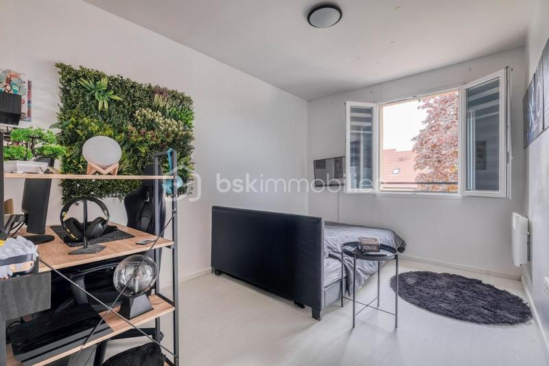 Maison - 99 m² - 5 pièces