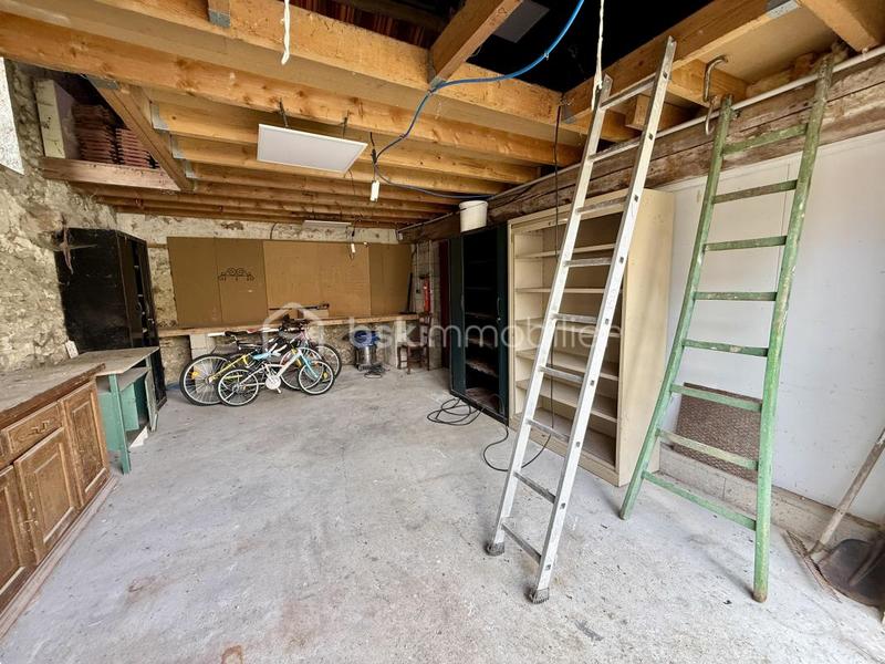 Maison - 240 m² - 9 pièces