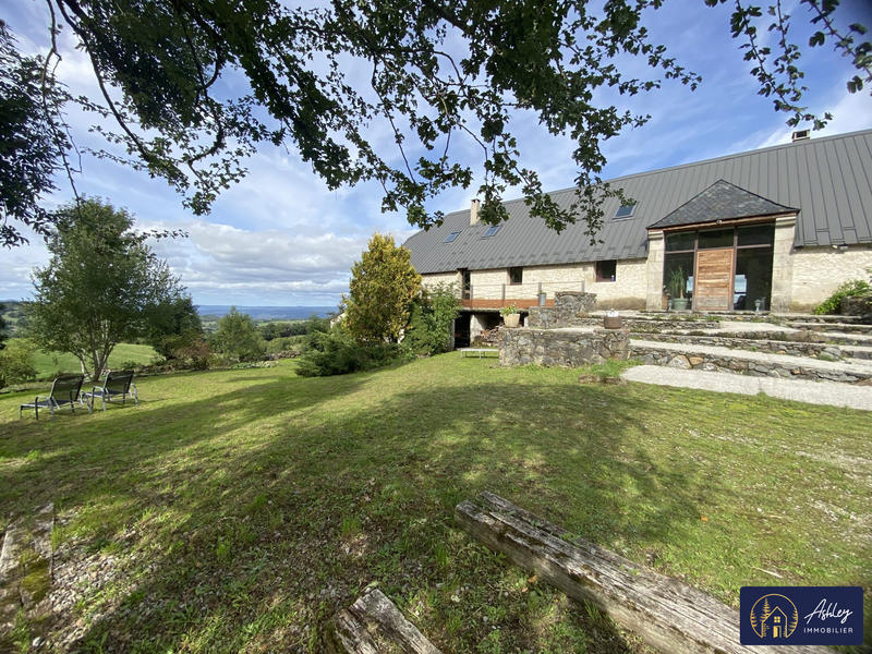 Maison - 316 m² - 14 pièces