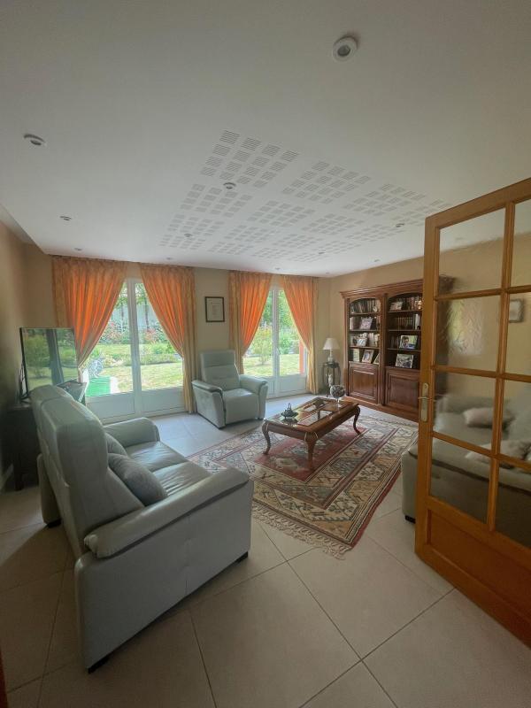 Pavillon - 234 m² - 5 pièces