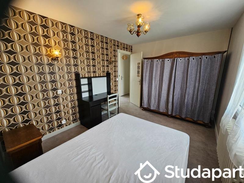 Chambre - 11 m² - 1 pièce