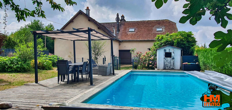 Maison - 212 m² - 7 pièces