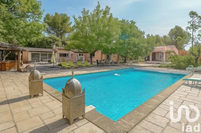 Maison - 400 m² - 14 pièces