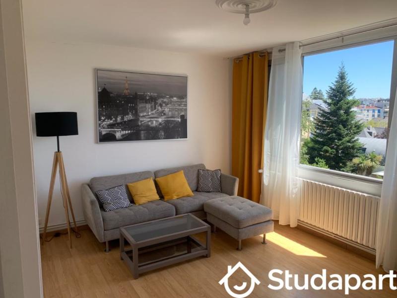 Chambre - 13 m² - 1 pièce