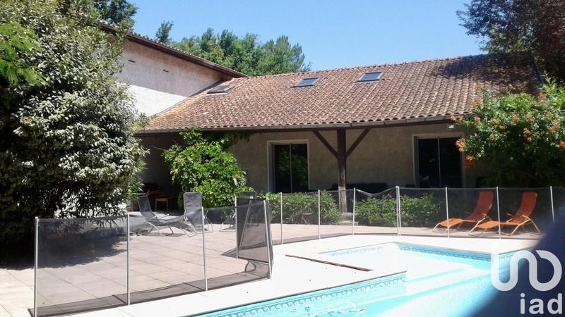 Maison - 260 m² - 9 pièces