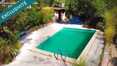 Maison - 210 m² - 7 pièces