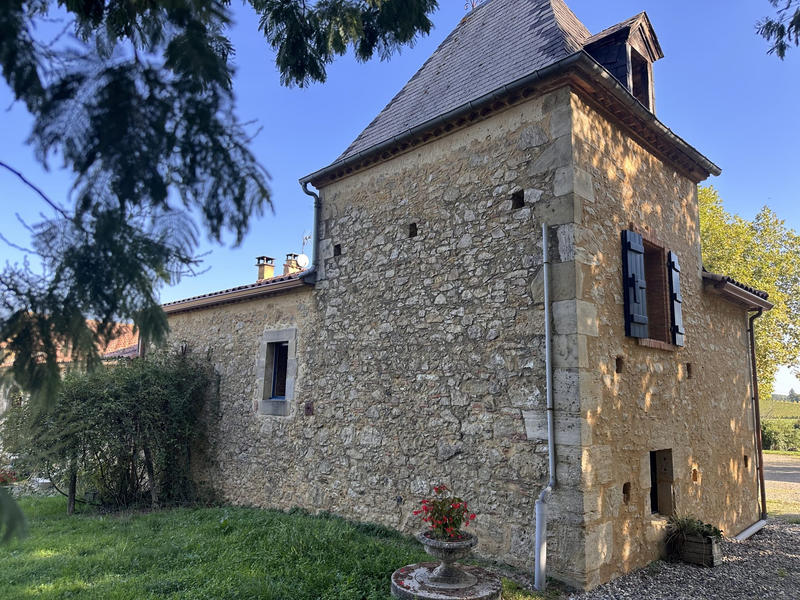 Maison - 375 m² - 17 pièces