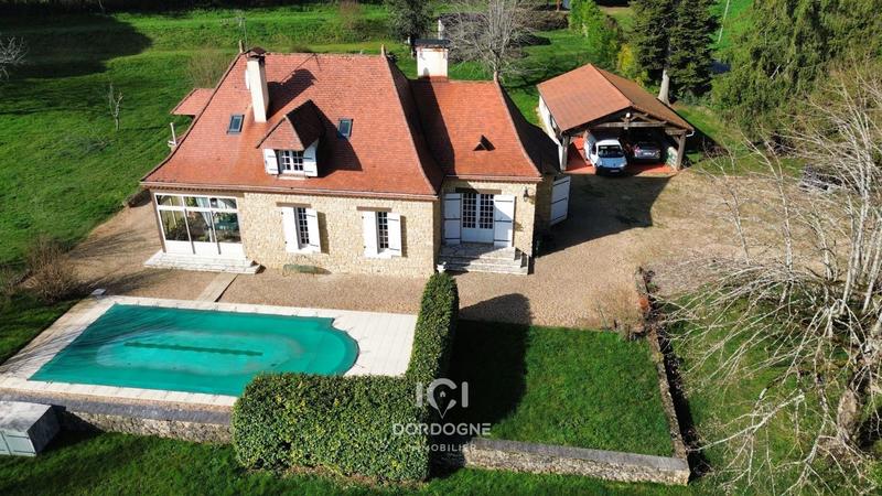 Propriété - 145 m² - 5 pièces