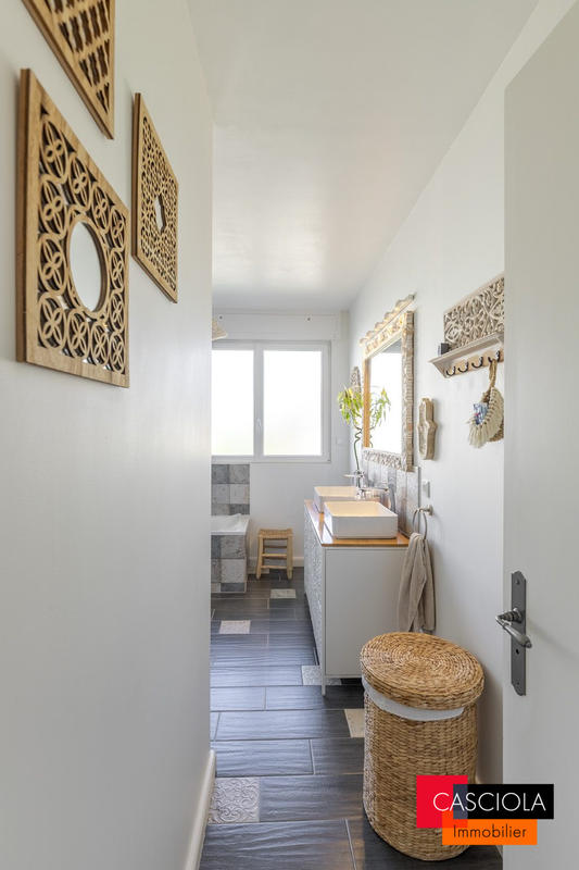 Maison - 133 m² - 6 pièces