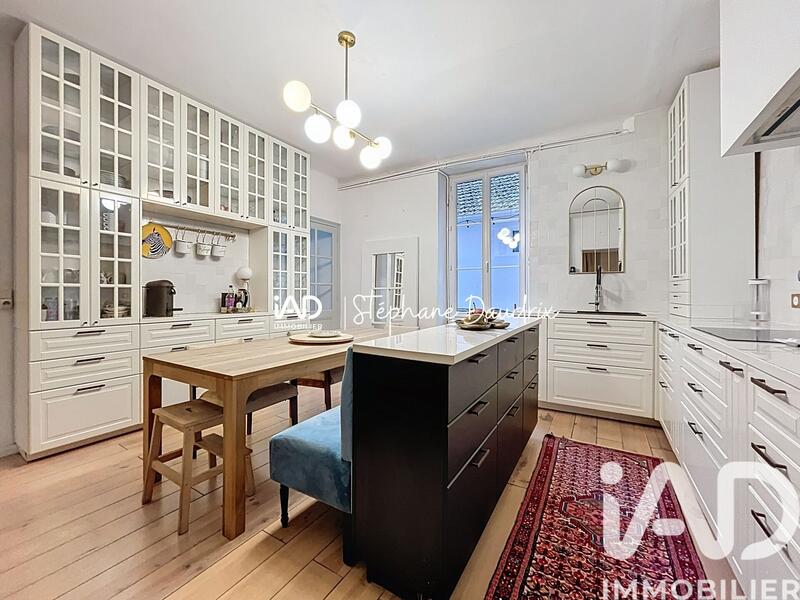 Maison de ville - 260 m² - 7 pièces