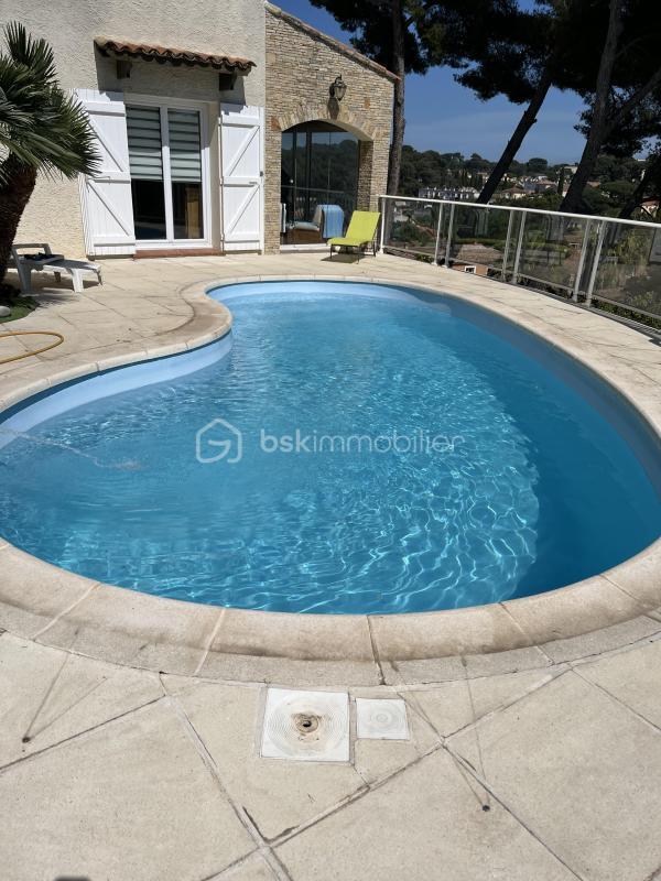 Villa - 220 m² - 7 pièces