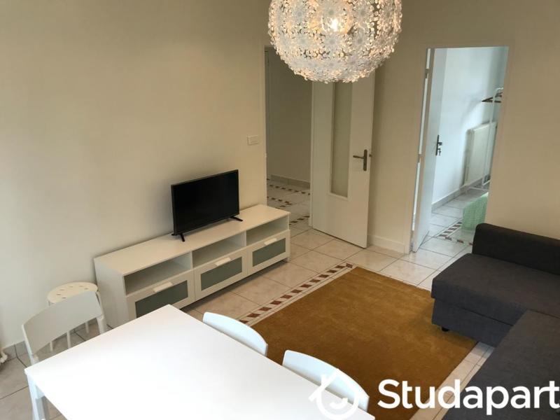 Chambre - 12 m² - 1 pièce