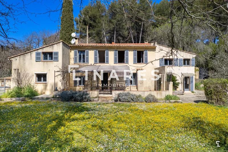 Maison - 300 m² - 7 pièces