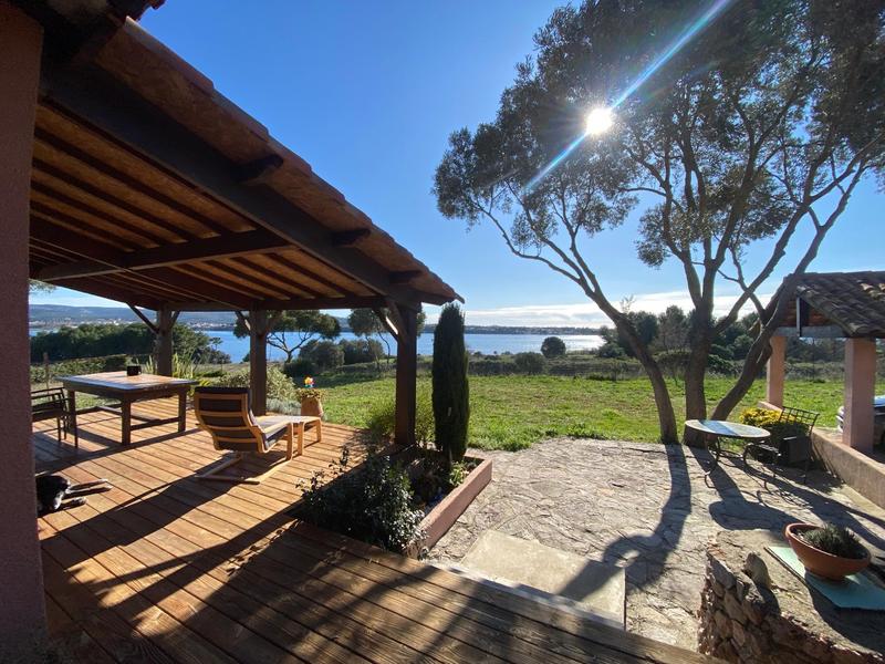 Maison - 270 m² - 3 pièces