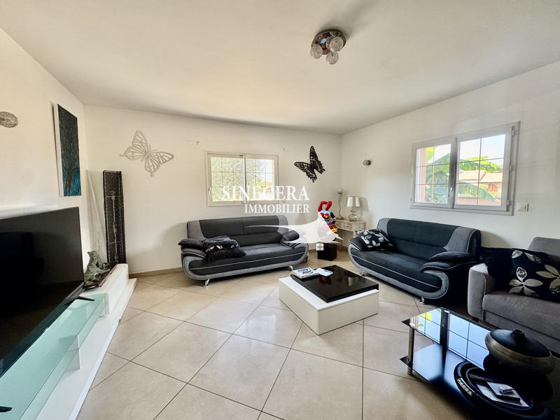 Maison - 224 m² - 9 pièces