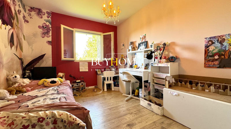 Maison - 240 m² - 7 pièces