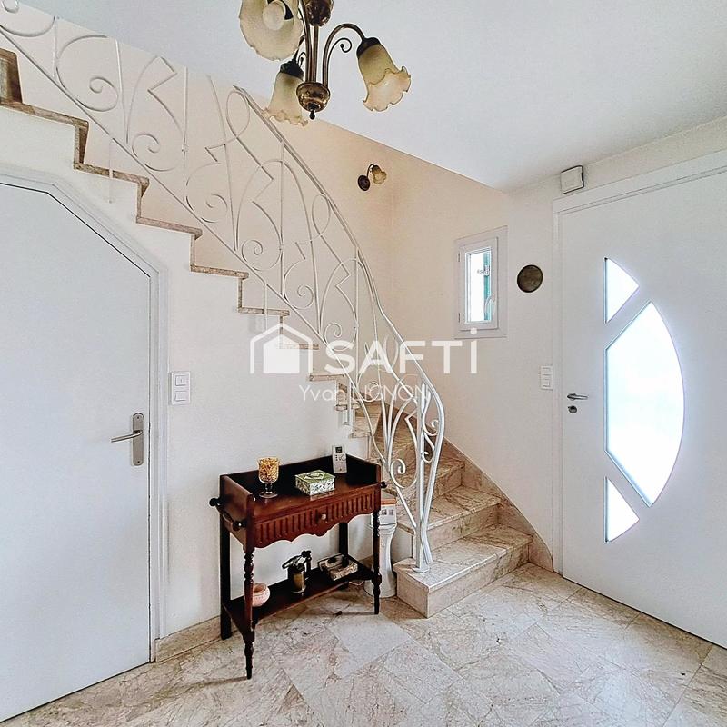 Villa - 172 m² - 8 pièces