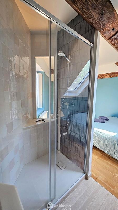 Maison - 230 m² - 9 pièces