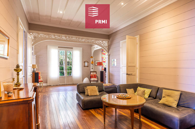 Maison - 201 m² - 6 pièces