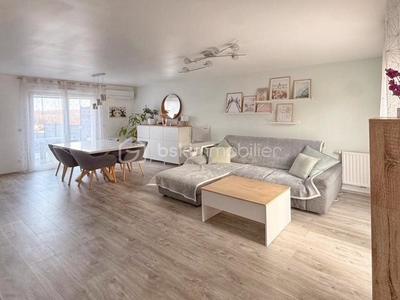 Maison - 94 m² - 5 pièces