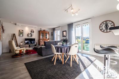 Appartement - 83 m² - 4 pièces