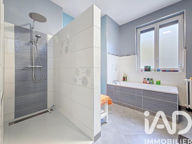 Maison - 175 m² - 7 pièces