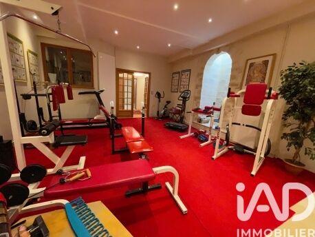 Maison - 296 m² - 10 pièces