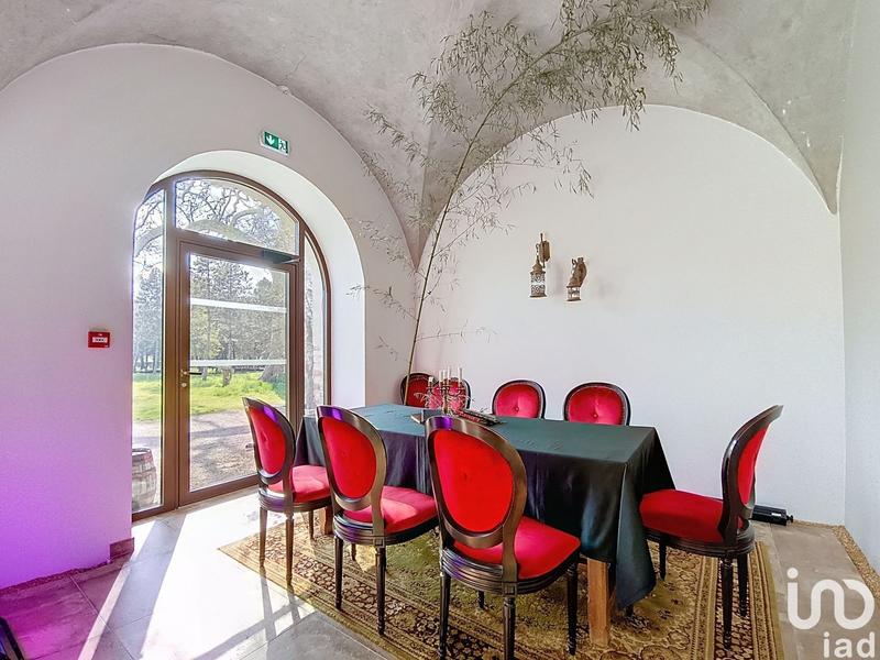 Local commercial - 2 100 m²