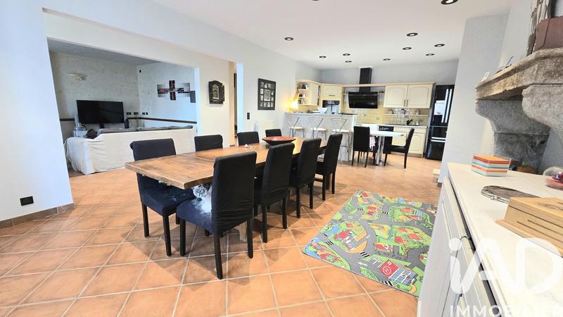 Maison de village - 217 m² - 7 pièces