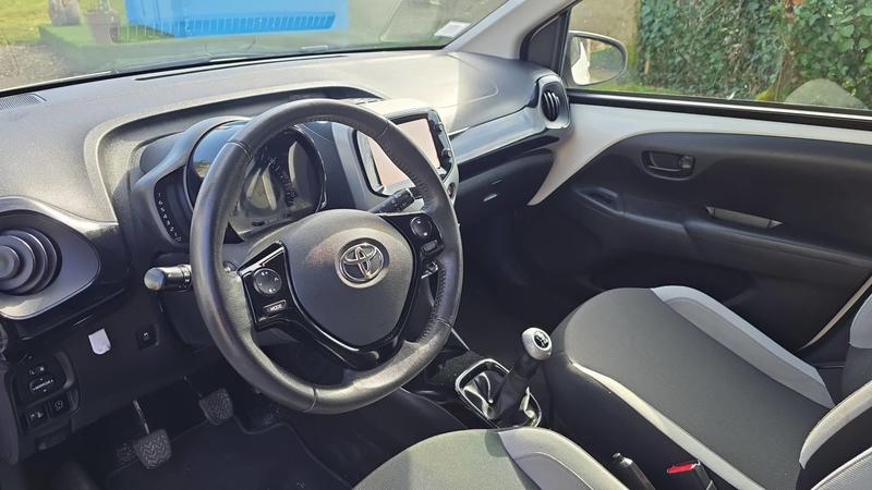 Toyota Aygo 1.0 Vvt-i 69 X-Play - Première main
