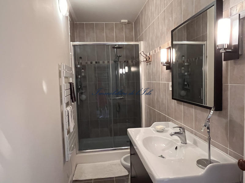 Maison - 239 m² - 7 pièces