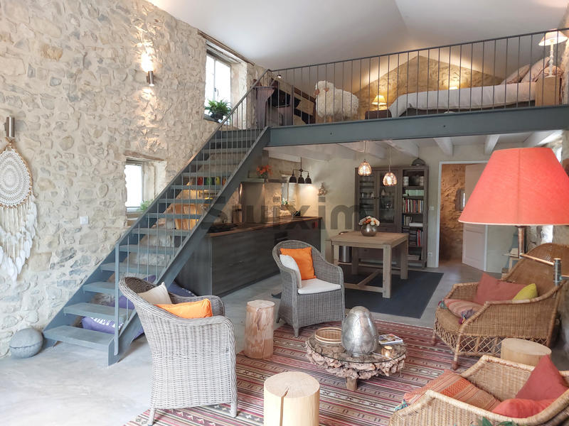 Propriété - 220 m² - 8 pièces