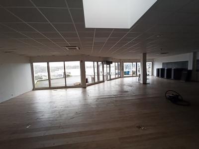 Local commercial - 325 m²