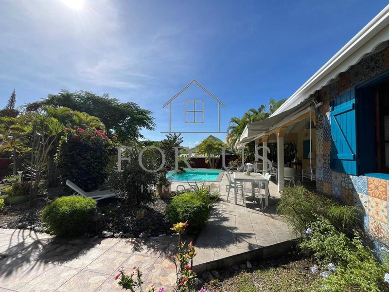 Maison - 95 m² - 5 pièces