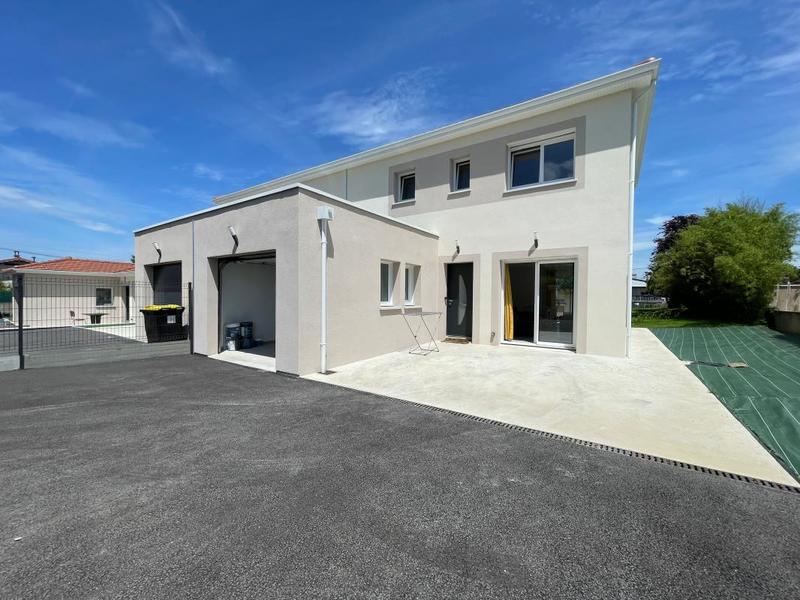 Maison - 90 m² - 4 pièces