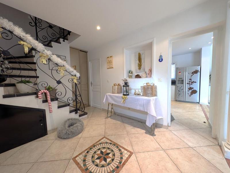 Villa - 145 m² - 6 pièces