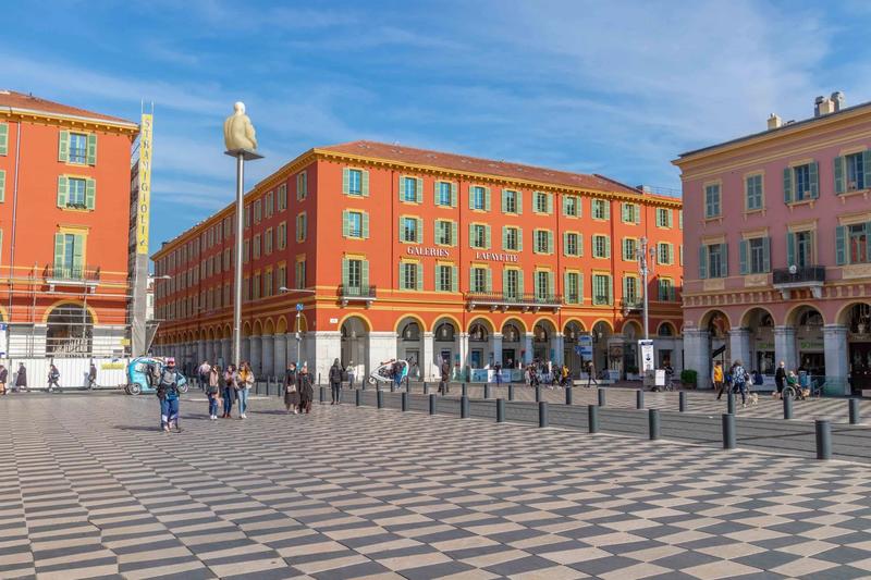 Appartement - 155 m² - 8 pièces