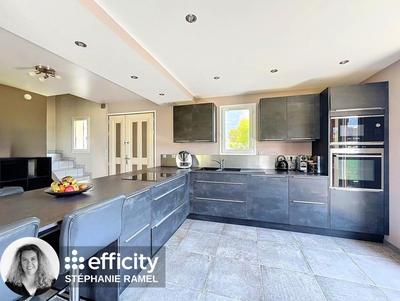 Maison - 150 m² - 8 pièces