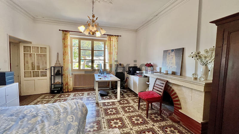 Mas - 358 m² - 15 pièces