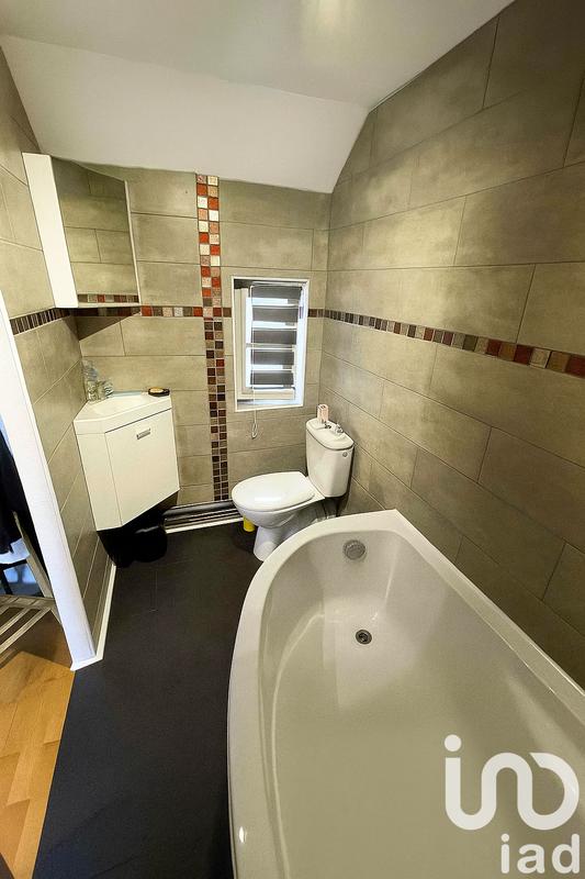 Maison - 90 m² - 4 pièces