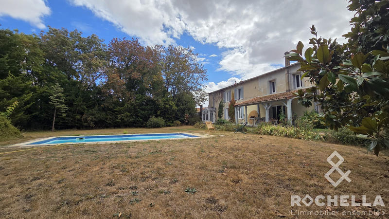 Maison ancienne - 228 m² - 8 pièces